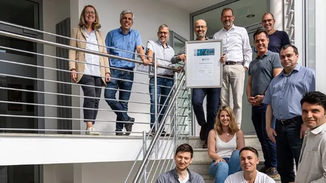 Tu organises le back-office et soutiens la direction dans les activités quotidiennes.